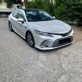 Toyota Camry 2022