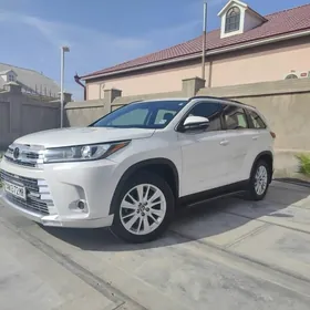 Toyota Highlander 2019