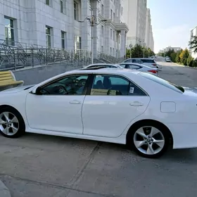 Toyota Camry 2013