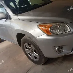 Toyota RAV4 2011