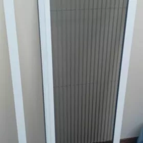 Setge aýnalara we aknolara