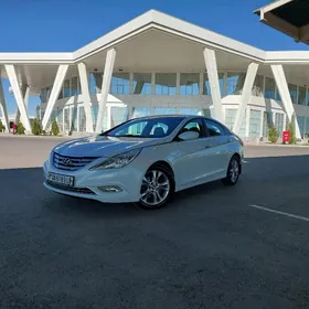Hyundai Sonata 2010