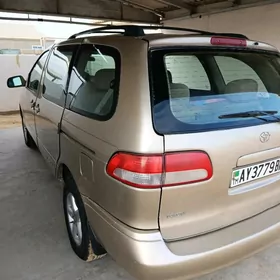 Toyota Sienna 2002