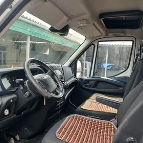 Mitsubishi Canter 2018