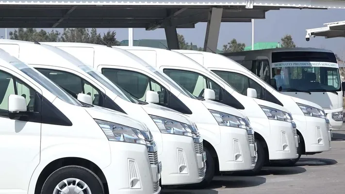 По маршруту Гуртлы – Бюзмеин начнут курсировать микроавтобусы Toyota Hiace