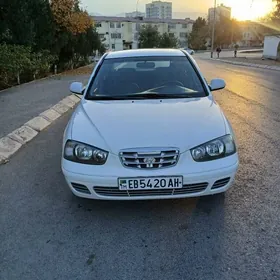 Hyundai Elantra 2001