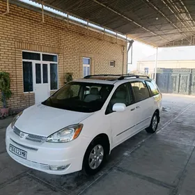 Toyota Sienna 2004