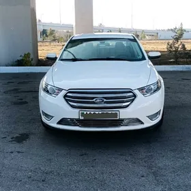 Ford Taurus 2018