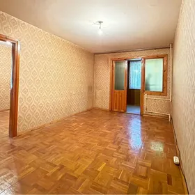 Срочно  2 ком 1 эт без Рем