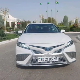 Toyota Camry 2021