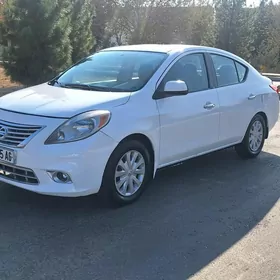 Nissan Versa 2012