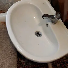 умывальник фирмы "Сгеаvit"