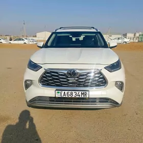 Toyota Highlander 2020