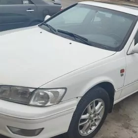 Toyota Camry 2000