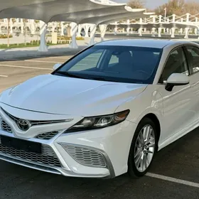 Toyota Camry 2021