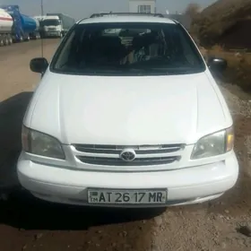 Toyota Sienna 1999