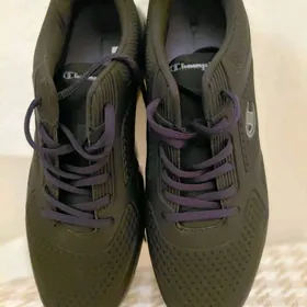 Кроссовки новые