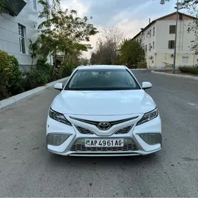 Toyota Camry 2019