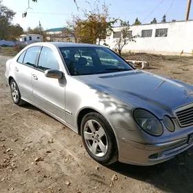 Mercedes-Benz E320 2002