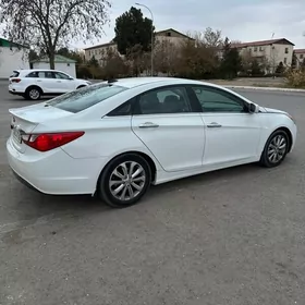 Hyundai Sonata 2011