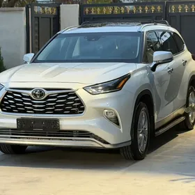 Toyota Highlander 2021
