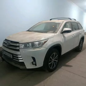 Toyota Highlander 2019