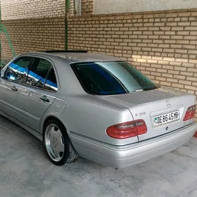 Mercedes-Benz E320 2000