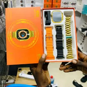 Smart watch poluklasikka