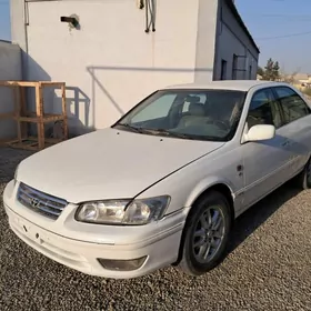 Toyota Camry 2000