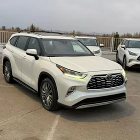 Toyota Highlander 2021