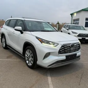 Toyota Highlander 2021