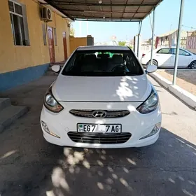 Hyundai Accent 2012
