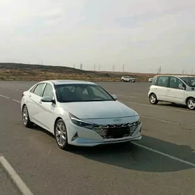 Hyundai Elantra 2021