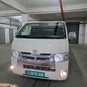 Toyota Hiace 2016