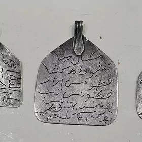 Серебряные старинные медальоны