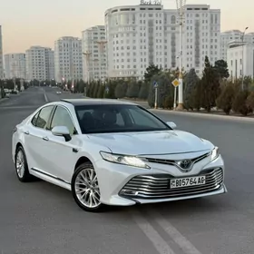 Toyota Camry 2018