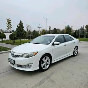 Toyota Camry 2014