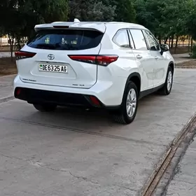 Toyota Highlander 2022