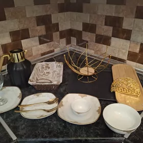 Toy palatga hyzmatlary