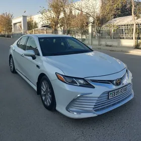 Toyota Camry 2018