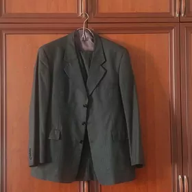 Костюм тройка