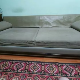 Продаю диван
