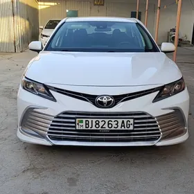 Toyota Camry 2021