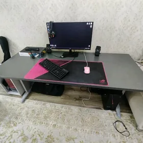 стол и тумбочка