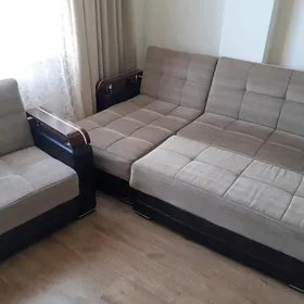 Divan Ugolok ISTIKBAL