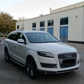 Audi Q7 2010