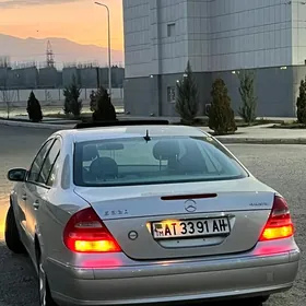 Mercedes-Benz E320 2005