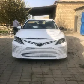 Toyota Camry 2020