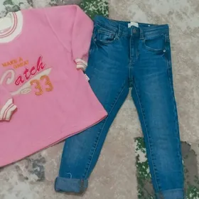 Кофта и джинсы