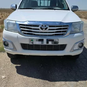 Toyota Hilux 2014